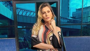Lívia Andrade chama atenção com look colorido - Reprodução/Instagram