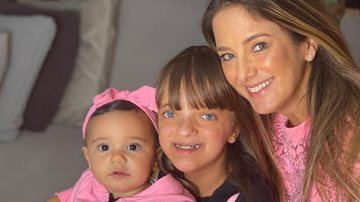 Tici Pinheiro mostra as filhas, Rafa e Manu brincando juntas - Instagram
