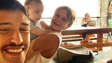 Vinicius Martinez encanta seguidores ao compartilhar clique divertido de seu filho, Valentin - Instagram