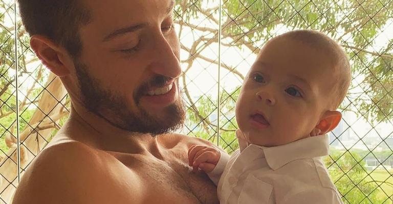 Vinicius Martinez aproveita o dia na companhia do filho - Reprodução/Instagram