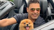 Zezé Di Camargo exibe registros ao lado da cachorrinha - Reprodução/Instagram