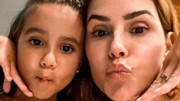 Em quarentena, Deborah Secco surge agarrada com a filha, Maria Flor - Instagram
