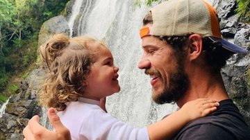 José Loreto completa 36 anos e posa com a filha, Bella - Instagram