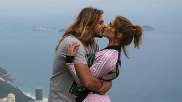 Isabella Santoni surge em momento romântico com o namorado e fãs se derretem - Instagram