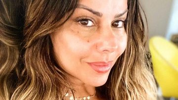 Viviane Araújo toma sol com toalha de mais de R$3 mil - Reprodução/Instagram