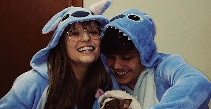 Larissa Manoela e Leo Cidade surgem fantasiados do personagem Stitch: ''Família feliz'' - Instagram
