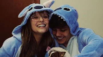 Larissa Manoela e Leo Cidade surgem fantasiados do personagem Stitch: ''Família feliz'' - Instagram