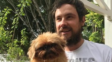 Sérgio Guizé se declara no aniversário de seu cachorro, Gustavo - Instagram
