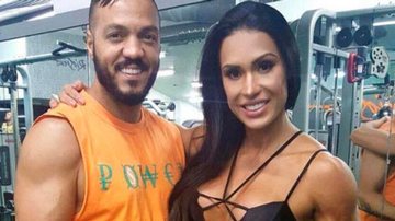 Modelo e cantor tiraram a roupa para divulgar atração de TV - Divulgação/Instagram