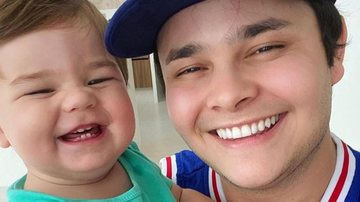 Matheus Aleixo, da dupla com Kauan, exibe travessura do cachorro com o filho e encanta web - Instagram