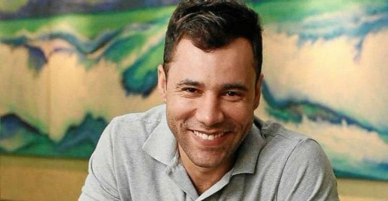 Ator e comediante é casado com Junior Figueiredo - Divulgação/TV Globo