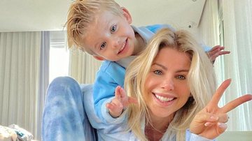Karina Bacchi surge em momento divertido com o filho e encanta web - Instagram