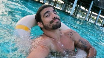 Caio Castro aparece sem barba e bigode e arranca elogios - Reprodução/Instagram