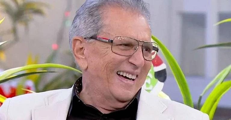 Humorista irá aparecer no programa de Pedro Bial - Divulgação/SBT