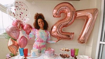 Jeniffer Nascimento celebra 27 anos com festinha em família - Reprodução/Instagram