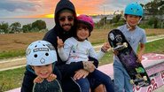 Na Itália, Pedro Scooby aproveita dia na praia com os filhos - Reprodução/Instagram
