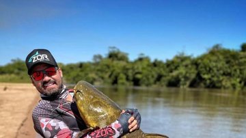 Após pescaria, Fernando Zor choca web ao posar com peixe gigantesco - Reprodução/Instagram