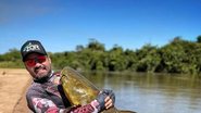 Após pescaria, Fernando Zor choca web ao posar com peixe gigantesco - Reprodução/Instagram