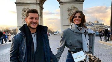 Klebber Toledo arranca suspiros ao relembrar lindos registros de viagem a Paris ao lado de sua amada, Camila Queiroz - Reprodução/Instagram