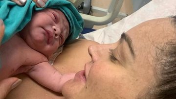 Laura Keller posa com o filho recém-nascido e se derrete - Reprodução/Instagram