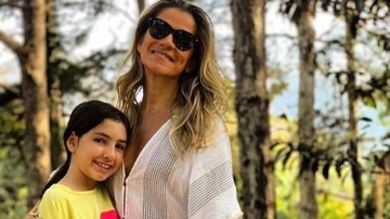 Ingrid Guimarães curte o final de domingo agarradinha à sua filha, Clara - Reprodução/Instagram