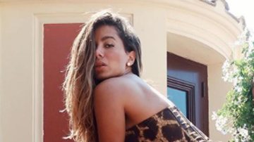 Anitta sensualiza com vestido grifado e exibe corpão - Reprodução/Instagram