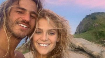 Isabella Santoni surfa maior onda da sua vida agradece ao namorado: ''Parceiro que me incentiva'' - Instagram