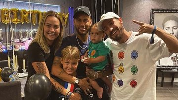 Neymar Jr posa com a ex no aniversário de 9 anos do filho - Reprodução/Instagram