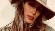 Ex-BBB Carol Peixinho posa com girassol e arranca elogios dos fãs - Reprodução/Instagram