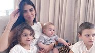 Mariana Uhlmann mostra momento fofo dos três filhos - Reprodução/Instagram