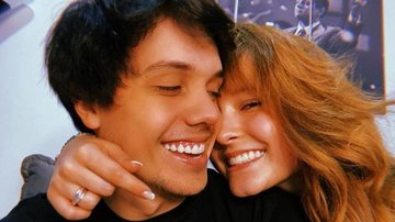 Larissa Manoela surge agarradinha com o namorado, Leo Cidade: ''Te amo, neném'' - Instagram