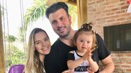Thaeme encanta a web com um verdadeiro show de fofura e carisma de sua filha - Reprodução/Instagram