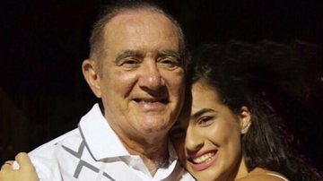 Renato Aragão se derrete ao posar com a filha, Livian - Reprodução/Instagram