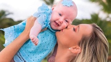 Ana Paula Siebert comemora os 4 meses da filha, Vicky - Reprodução/Instagram