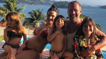 Malvino Salvador arranca suspiros ao posar com suas 3 lindas filhas, Sofia, Ayra e Kyara - Reprodução/Instagram