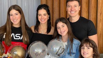 Rodrigo Faro esbanja o lado papai coruja ao se declarar para suas filhas - Reprodução/Instagram