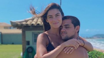 Felipe Simas encanta ao compartilhar clique romântico ao lado da esposa, Mariana Uhlmann - Reprodução/Instagram