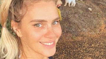 Carolina Dieckmann posa de maiô e conquista as redes sociais - Reprodução/Instagram