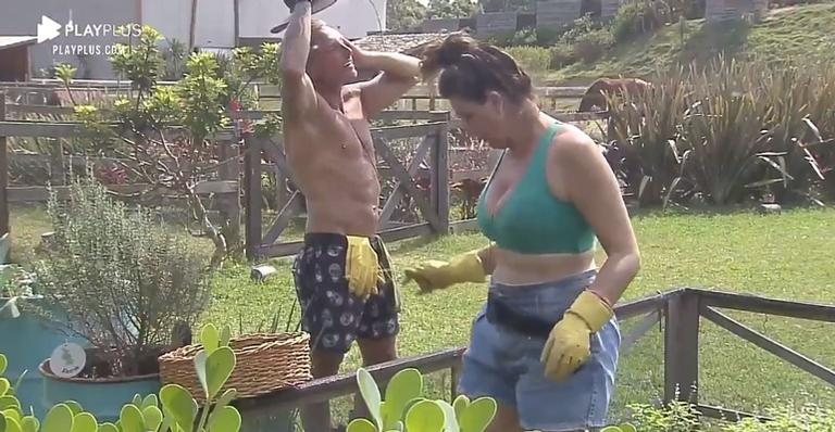 A Fazenda: Luiza Ambiel desabafa com horta e detona peoa - Divulgação/Record TV