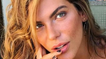 Mariana Goldfarb surge radiante em novo clique com borboleta: ''Elas vem'' - Instagram