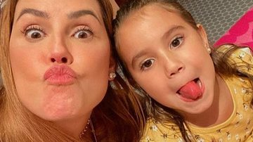 Deborah Secco curte festa do pijama com a filha, Maria Flor - Instagram