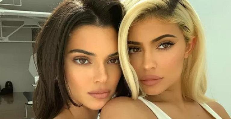 Kylie Jenner relembra clique da infância ao lado da irmã - Reprodução/Instagram