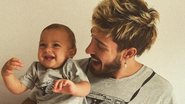 Vinicius Martinez se derrete ao compartilhar um lindo registro com o filho nos braços - Reprodução/Instagram