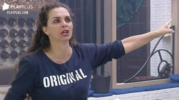 A Fazenda: Luiza Ambiel discute com Jakelyne Oliveira - Reprodução/Record TV