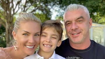 Ana Hickmann publica lindas fotos ao lado do marido e filho - Reprodução/Instagram