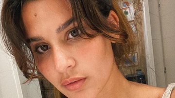 Filha de Flávia Alessandra posa molhada durante banho - Reprodução/Instagram