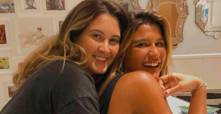 Giulia Costa faz homenagem para Bia Bonemer: ''Tempo vai, tempo vem e hoje não vivo mais sem ela'' - Instagram