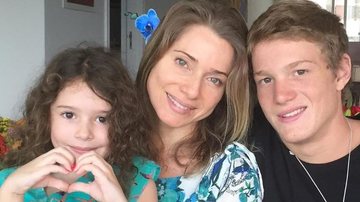 Leticia Spiller posa para clique com os filhos e fãs elogiam família - Reprodução/Instagram
