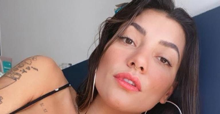 Gabi Prado faz caras e bocas em sequência de selfies: ''Que dia bom, feliz dia de hoje'' - Instagram