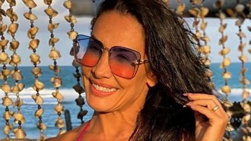 Scheila Carvalho posa de biquíni em cenário paradisíaco - Reprodução/Instagram